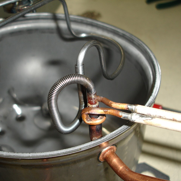 中頻感應加熱爐也可以對金剛石鋸片進行焊接