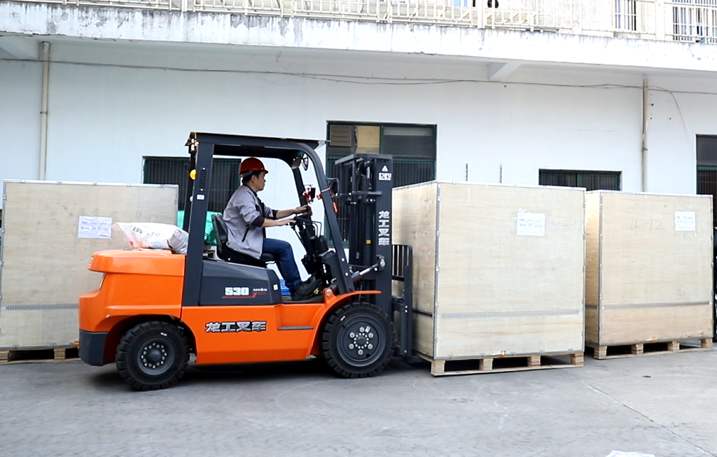 宏創(chuàng)高頻設備現(xiàn)已開始順利發(fā)貨至越南!(圖1) 宏創(chuàng)高頻設備現(xiàn)已開始順利發(fā)貨至越南!(圖1)