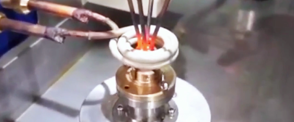 宏創高頻：自動化分配器釬焊專機，助力精密連接高效穩定(圖1)